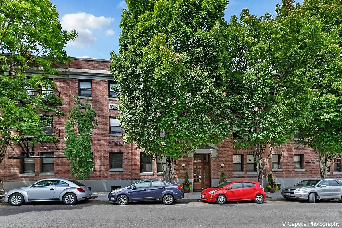 Building Photo - Marcella Apartments