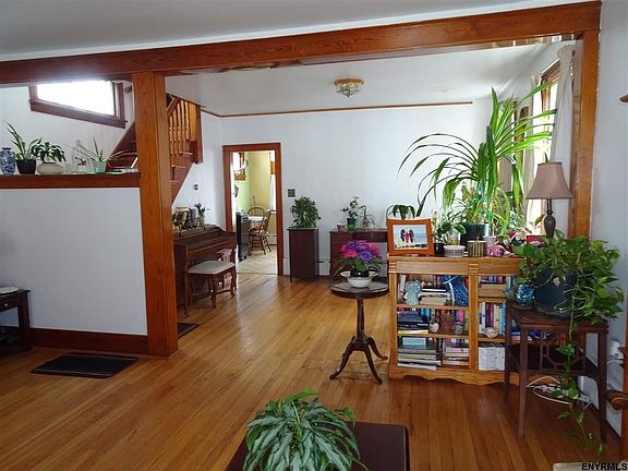 5th image of 60 Glendale Ave