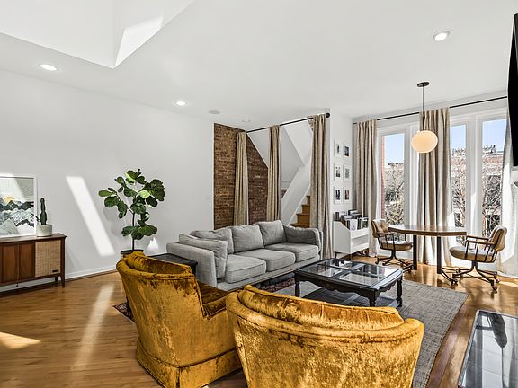 4th image of 852 N Paulina St #3
