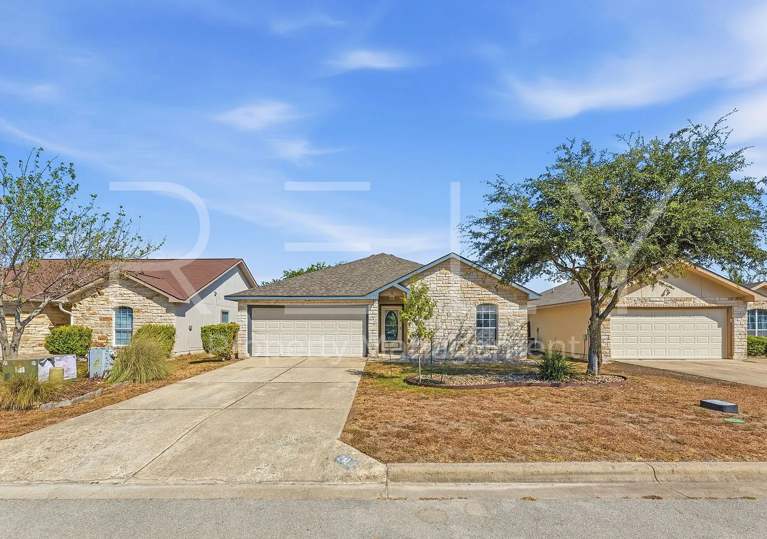 241 Moonstone Dr Jarrell, TX 76537 — Photo 2