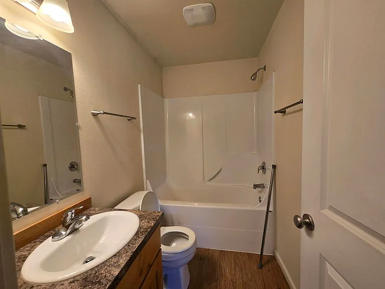 1802 College St #1810 — Photo 24