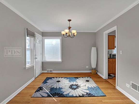 4th image of 215 N Harvard Ave