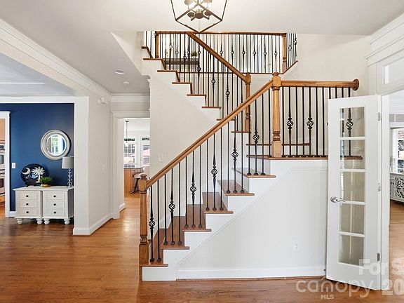 5th image of 5101 Downing Dr