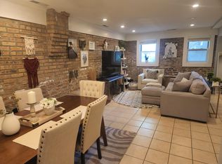 1456 N Orleans St #B, Chicago, IL 60610