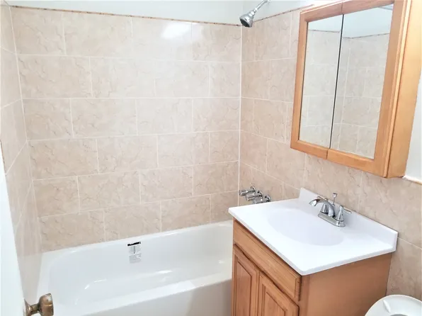 1577 East 17th Street image 4 of 21