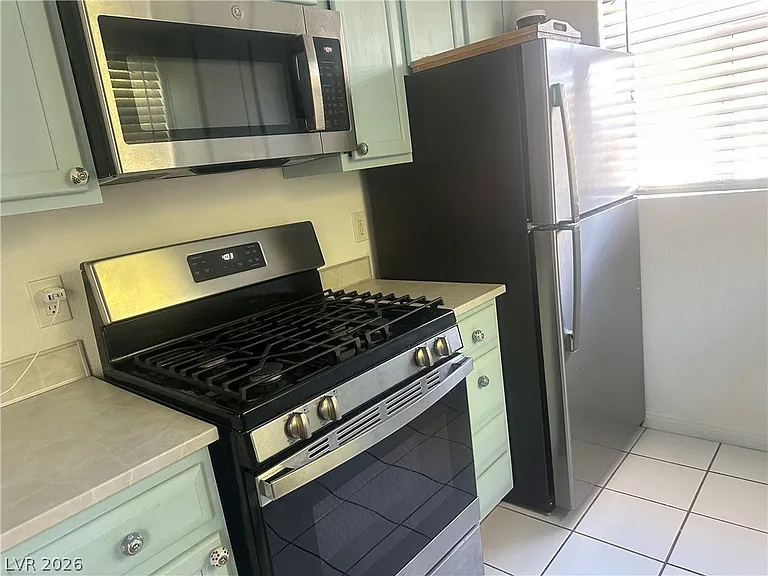 517 Indian Bluff St #202 — Photo 8