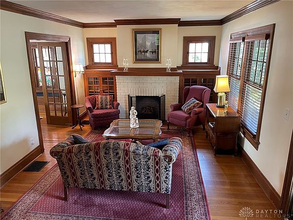 5th image of 256 Aberdeen Ave