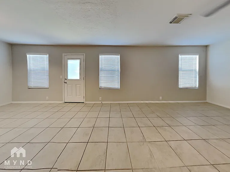 3338 Becker Glen St — Photo 9