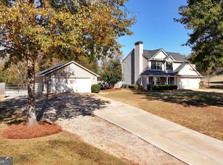 1023 Solomon Ct, Winder, GA 30680