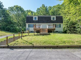 30-32 Rolling Acres Rd, Lunenburg, MA 01462