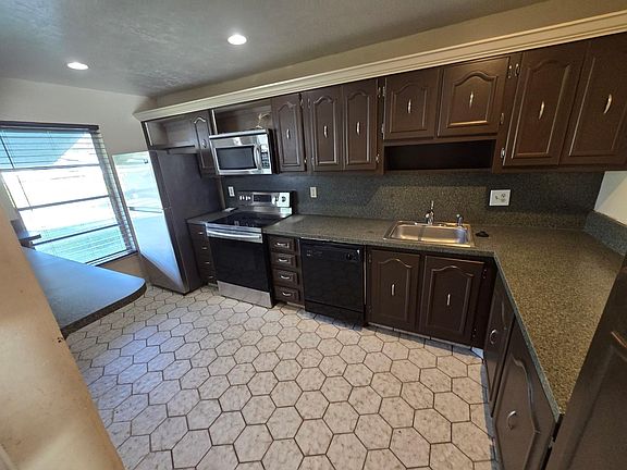 4th image of 1033 NW 87th Avenue #B128