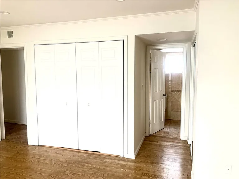 425 S Catalina Ave #4 — Photo 14