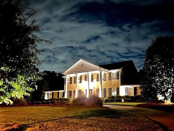 2nd image of 2680 Claxton Dr