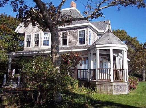 5th image of 179 Manomet Ave