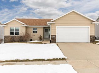 368 Bent Creek Dr, Marion, IA 52302