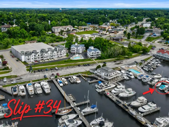8572 Ellenwood Dr #34, Montague, MI 49437