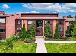 951 Canyon View Rd APT 103, Northfield, OH 44067