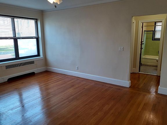 4th image of 218 Waterman St #202A