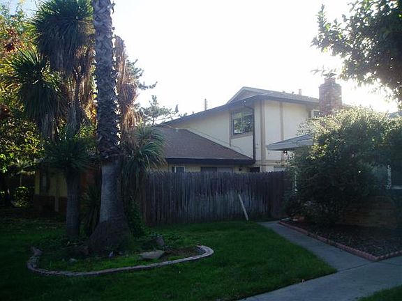 4th image of 811 Cathedral Ct