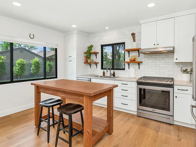 103 W Palmcroft Dr — Photo 8
