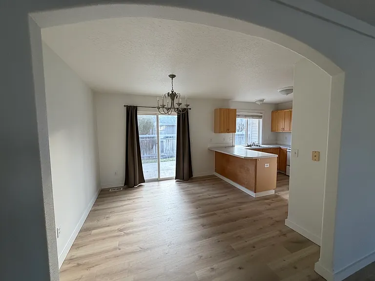1122 S Ada St — Photo 11