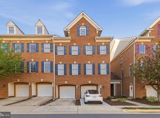 4609 Hummingbird Ln #106, Fairfax, VA