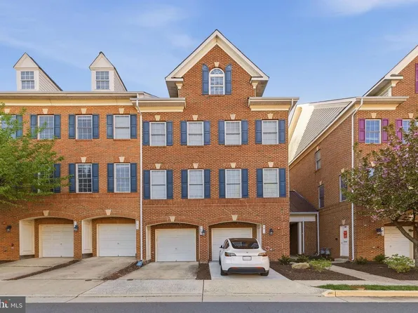 4609 Hummingbird Ln #106, Fairfax, VA 22033