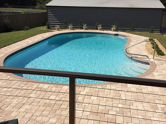 Pool and barn w rv storage 