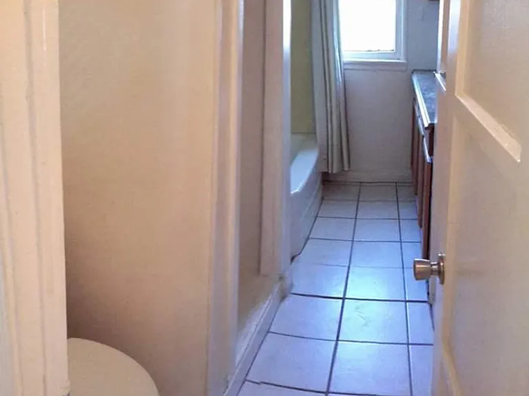 4270 Center St — Photo 10