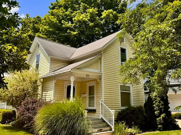 319 Hickory St — Photo 1