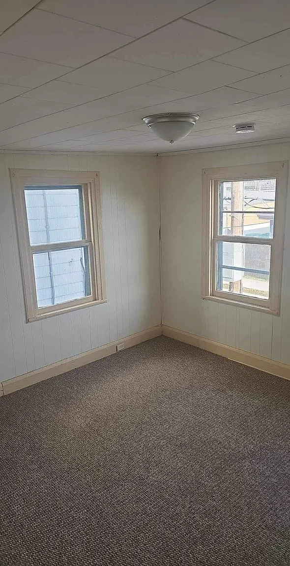 550 E Front St photo 1