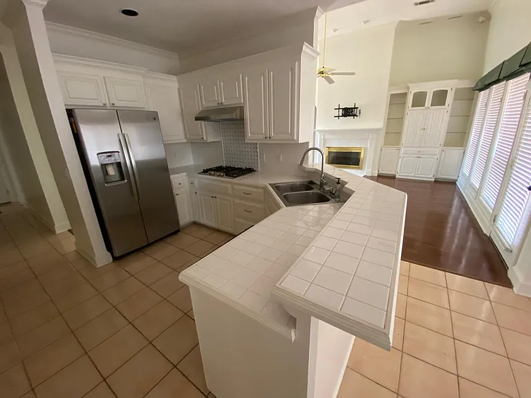 108 Woodland Hills Blvd — Photo 1