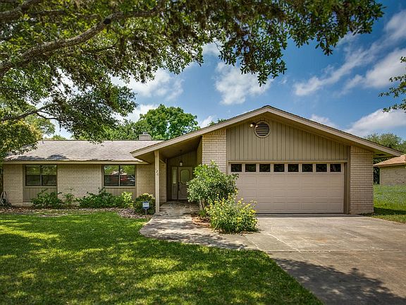 4th image of 126 Deer Hollow Dr