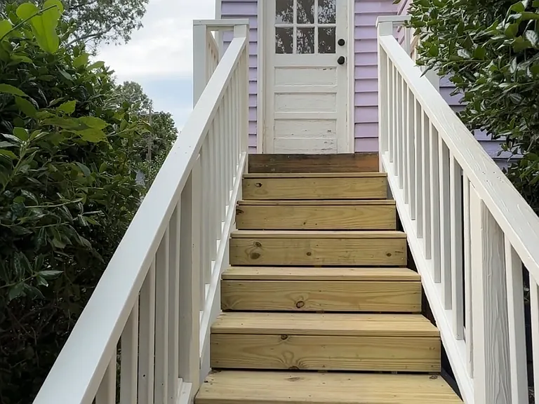 910 Orient St — Photo 13