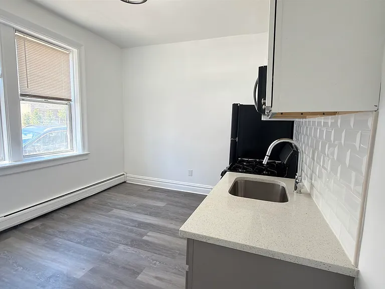 397 Avenue C #101 — Photo 4