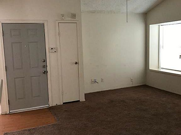 4th image of 5539 Farley Dr