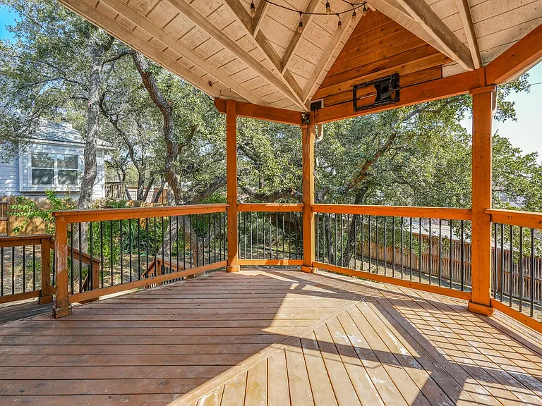 15834 Redwoods Mnr — Photo 24