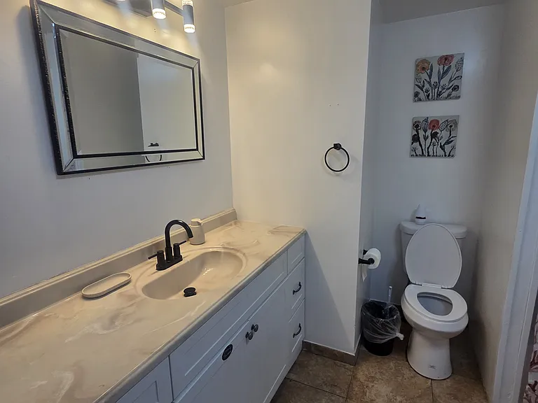 800 York Ave — Photo 14