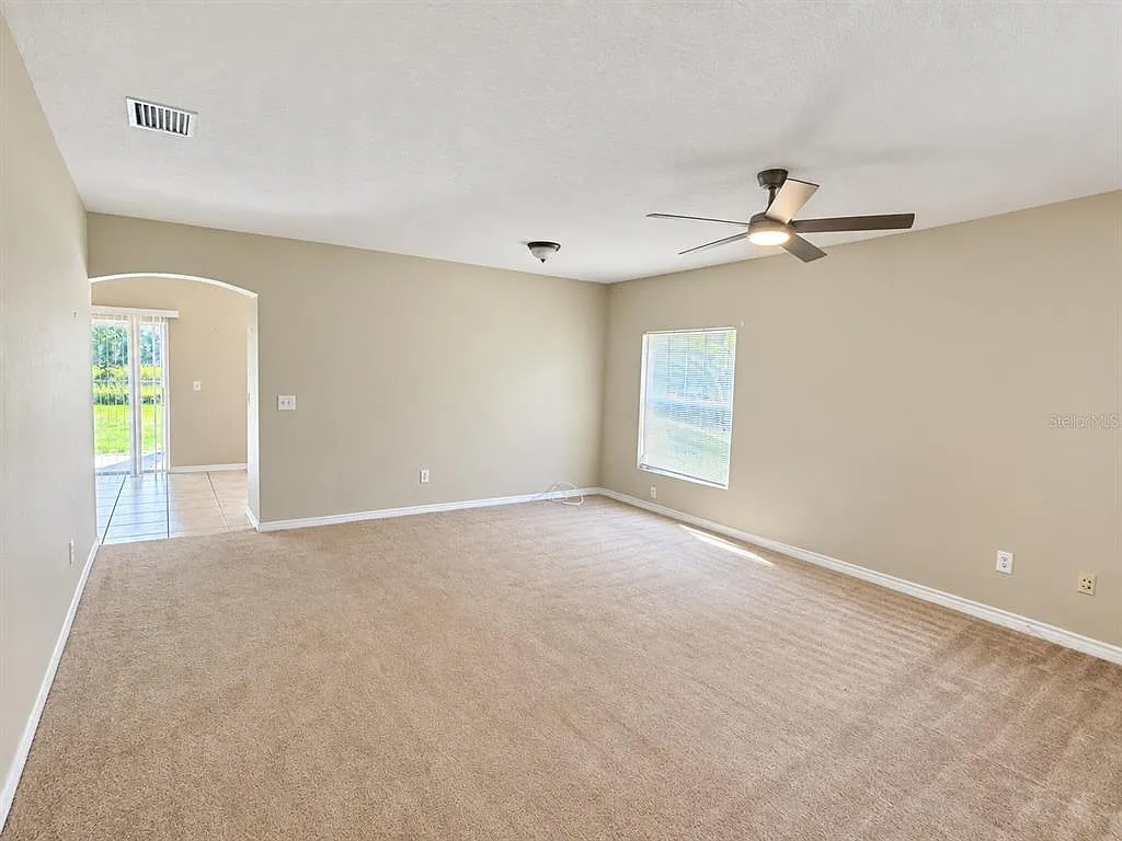 4 bed, 2.5 bath, 2063 sqft, $2,150 — Photo 2