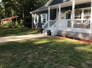 6216 Kinghurst Dr, Charlotte, NC 28216