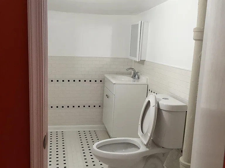 527 S 7th St #1 — Photo 11