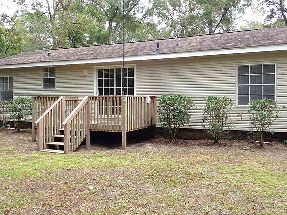5th image of 44 Marsue Dr
