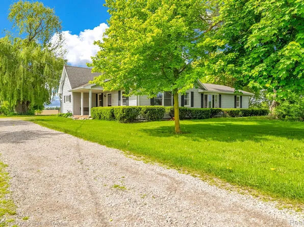 5061 Burtch Rd, Jeddo, MI 48032