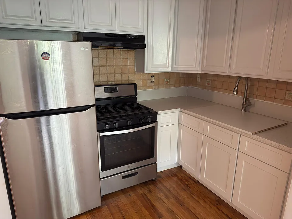 2068 Matthews Ave #2