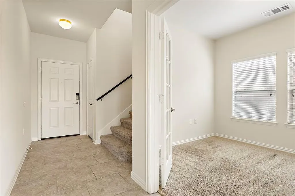 4 bed, 2.5 bath, 2131 sqft, $2,550 — Photo 4