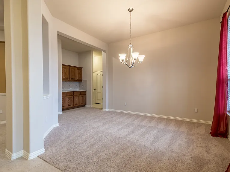 165 Lady Bird Ln — Photo 2