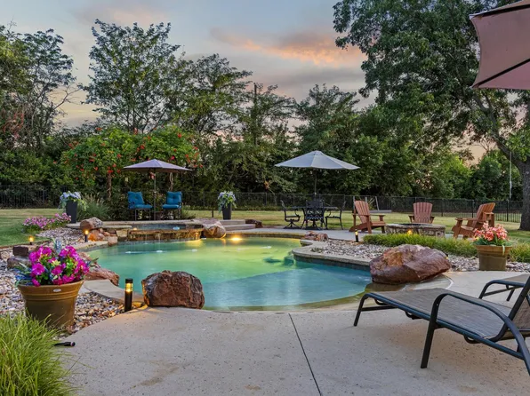 103 W Southfork Cir, Pottsboro, TX 75076