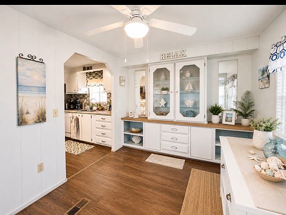 5th image of 339 Colony Dr N