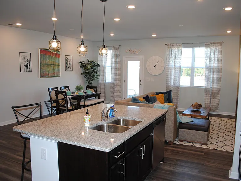 5045 Tura St — Photo 31