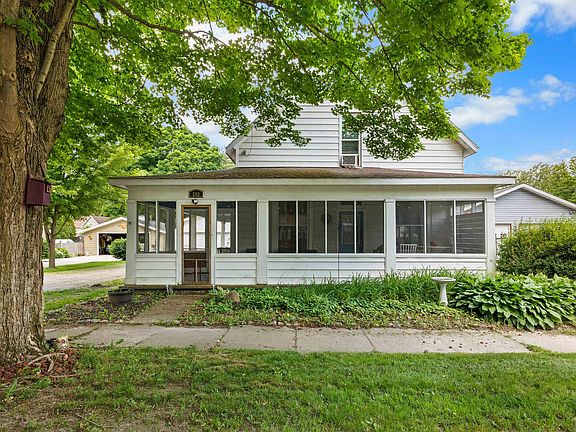 2nd image of 202 College Ave